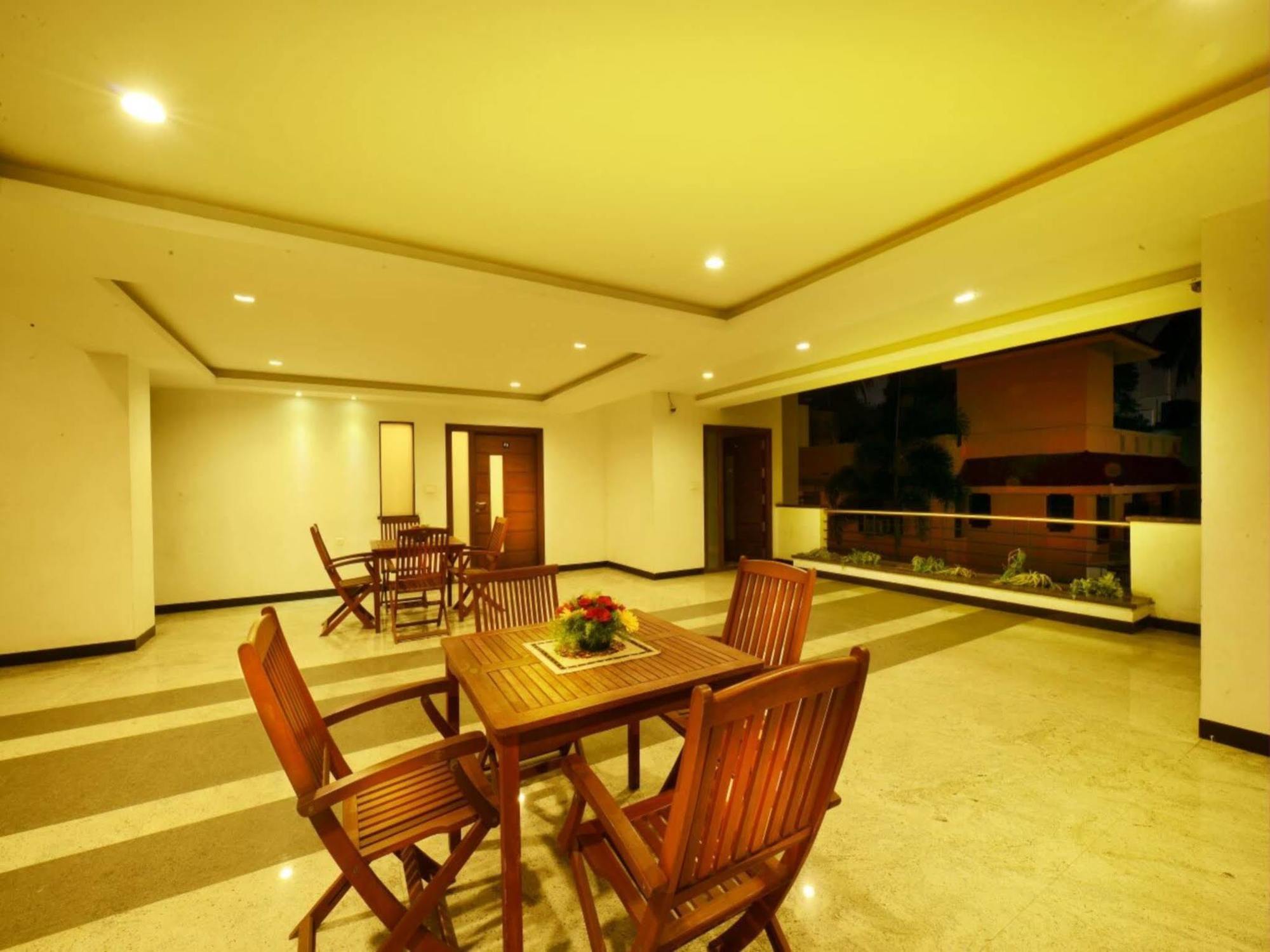 ฮอไรซัน ไฮส์ เซอร์วิซ อพาร์ตเมนต์ Hotel โคอิมบาทอร์ ภายนอก รูปภาพ