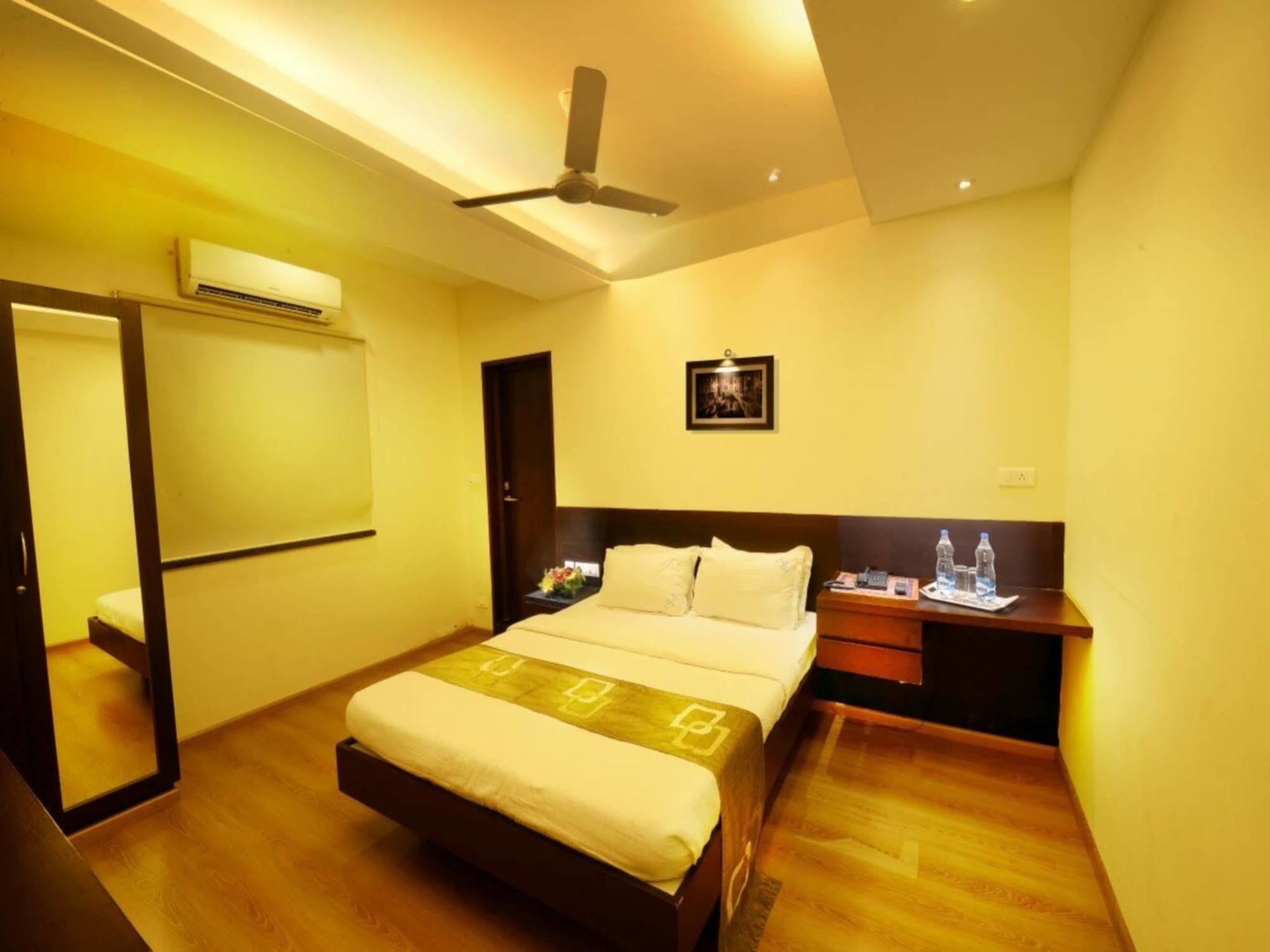 ฮอไรซัน ไฮส์ เซอร์วิซ อพาร์ตเมนต์ Hotel โคอิมบาทอร์ ภายนอก รูปภาพ
